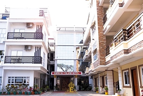 Empress Island Hotel