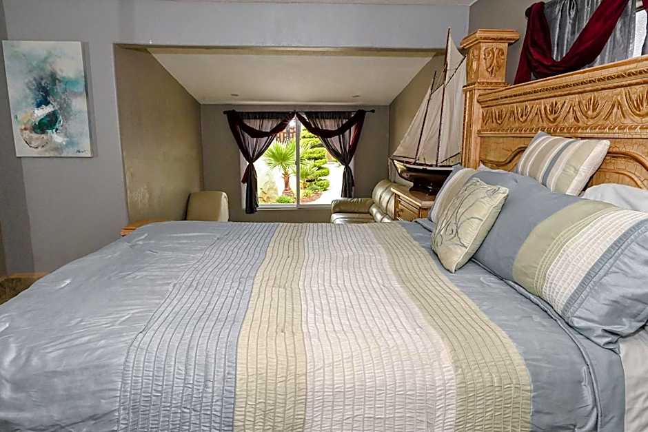 Tritons Place-Half Acre Oceanfront Paradise With Private Pool, Jacuzzi, Fire Pit, Beach Access