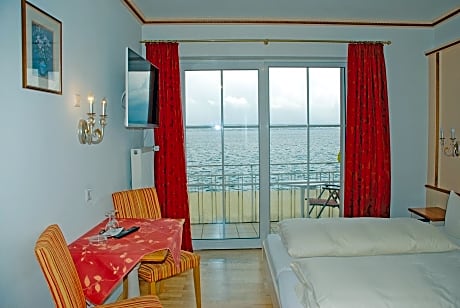 Standard Double Room with Lake View