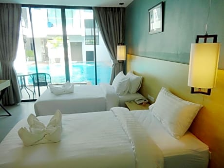 Standard Twin Room with Pool Access