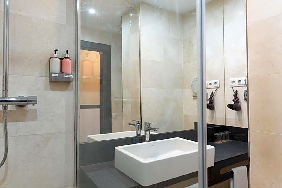 May Ramblas Hotel