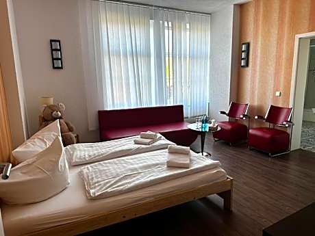 Two-Bedroom Apartment (4-6 Adults)