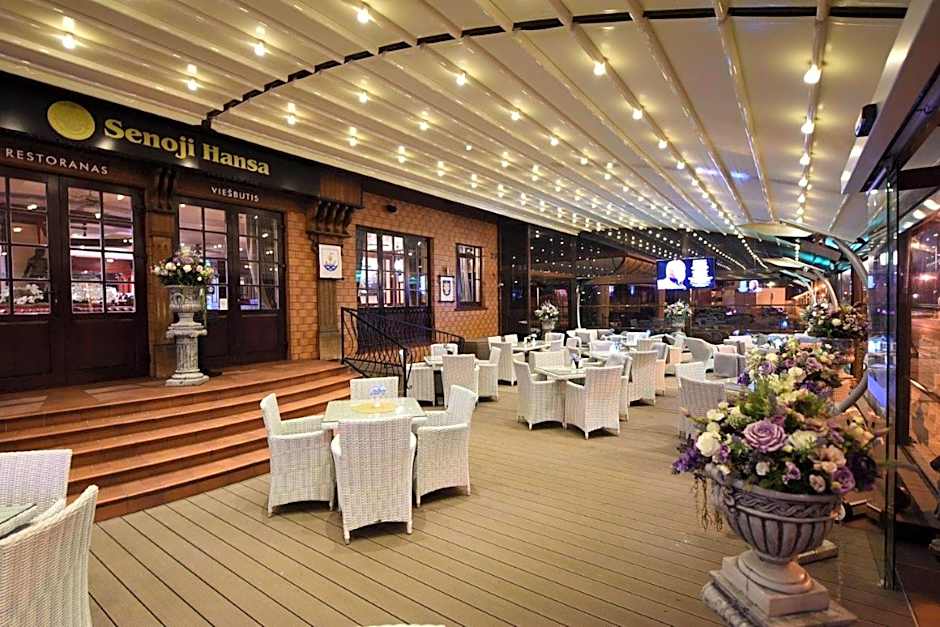Senoji Hansa Hotel