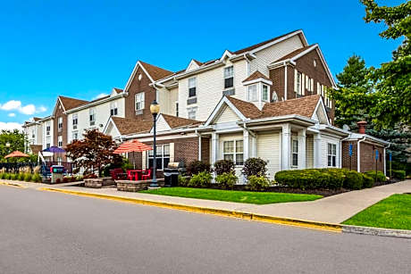 Birch Hills Suites - Blue Ash