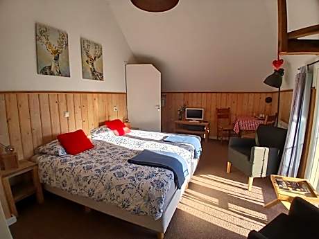 Double Room with Private Bathroom and View