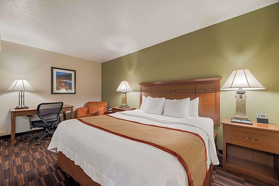 Best Western Town And Country Inn
