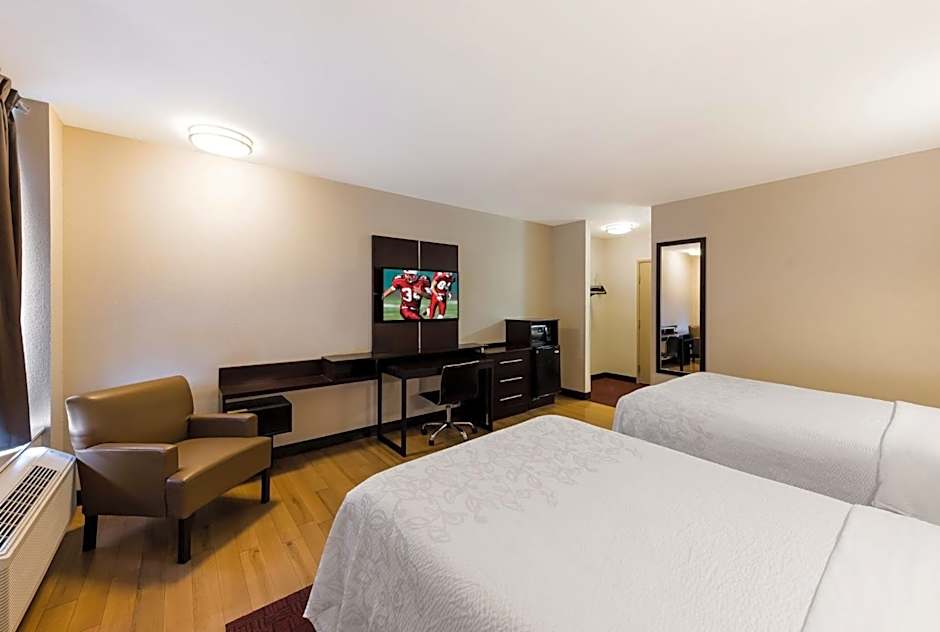 Red Roof PLUS+ Columbus Downtown- Convention Center