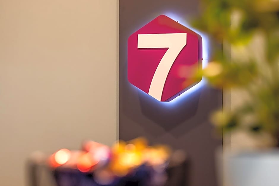 Point 7 Hotel