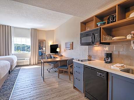 2 Double Studio Suite With Full Kitchen