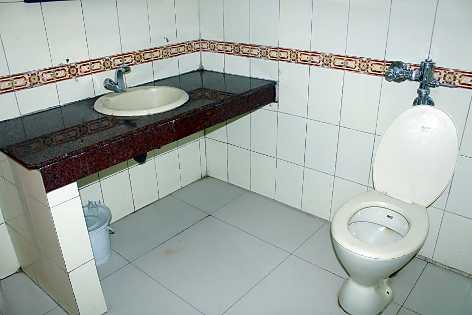 Hotel Preethi Palace