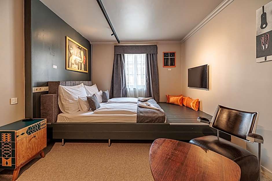 Barka Galéria Hotel és Étterem