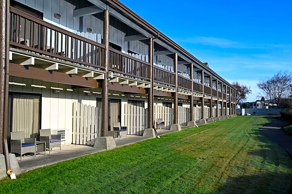 Edgewater Inn and Suites, Ascend Hotel Collection
