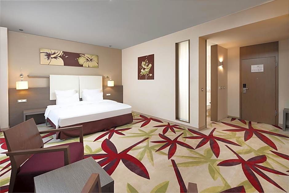 Golden Tulip Ana Dome Hotel