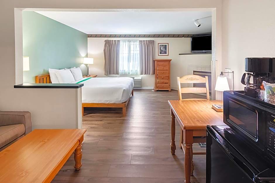 GuestHouse Inn & Suites Kelso