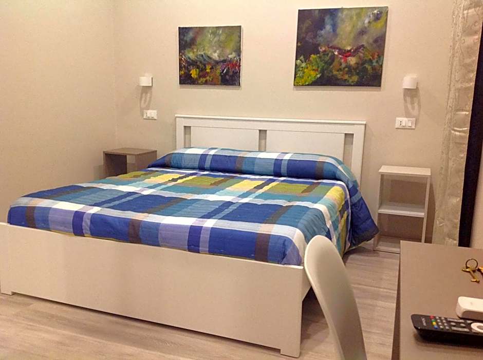 Double Room with Private External Bathroom — 10 fotoğraftan 1. fotoğraf
