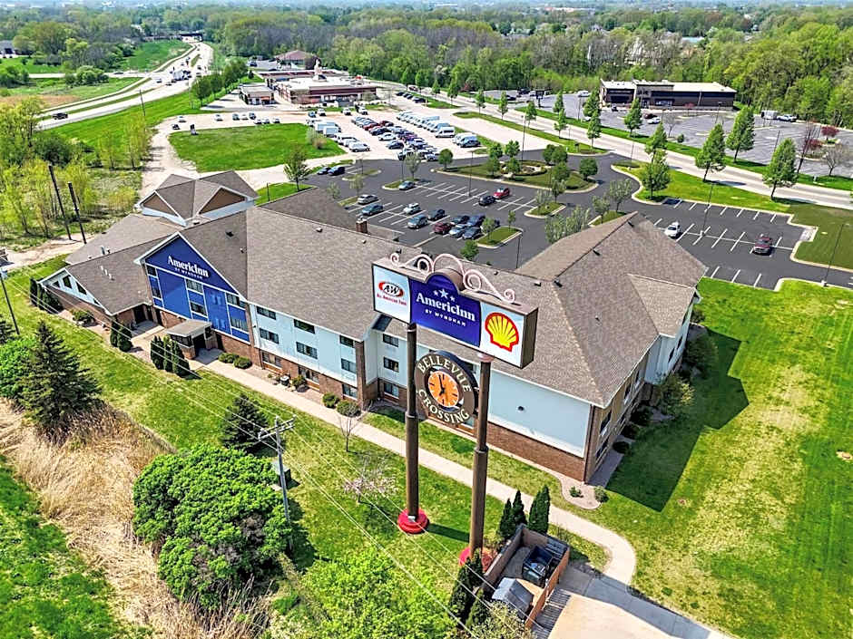 AmericInn by Wyndham Green Bay East