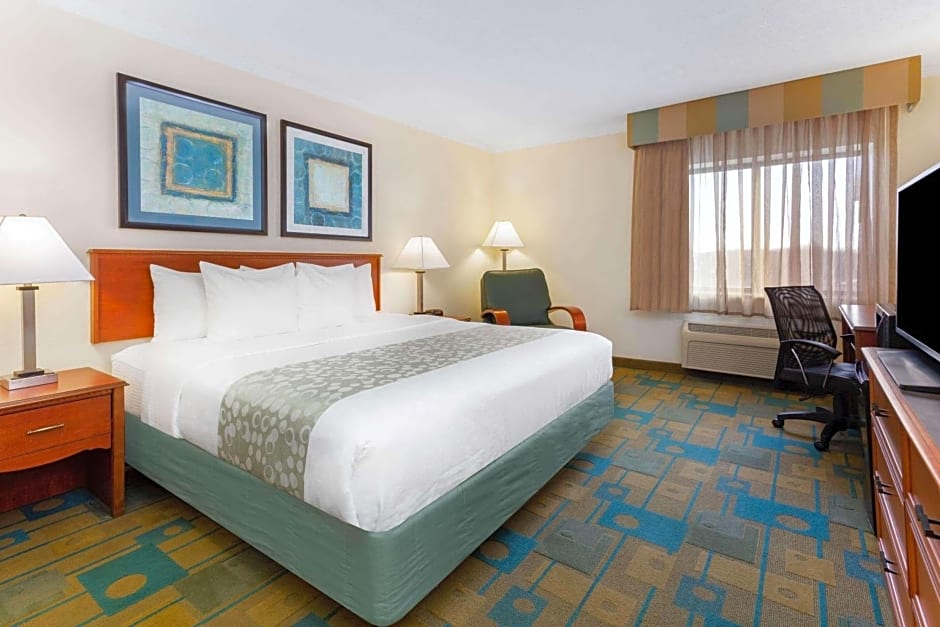 La Quinta Inn by Wyndham Chicago Willowbrook