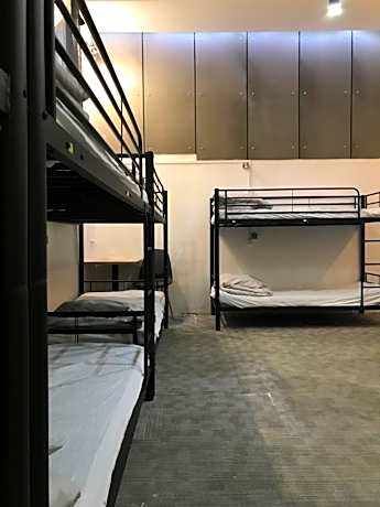 Bed in 10-Bed Mixed Dormitory Room
