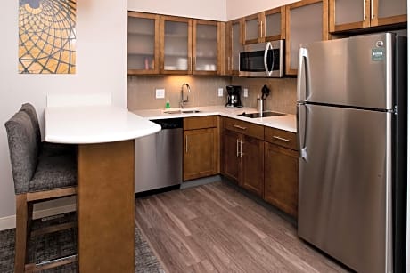 One-Bedroom King Suite