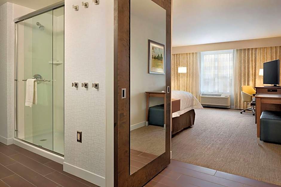 Hampton Inn Lincoln Airport