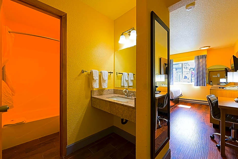 Coastal Inn by OYO Lincoln City - Oregon Coast Hwy