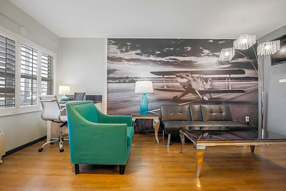 Lions Gate Hotel