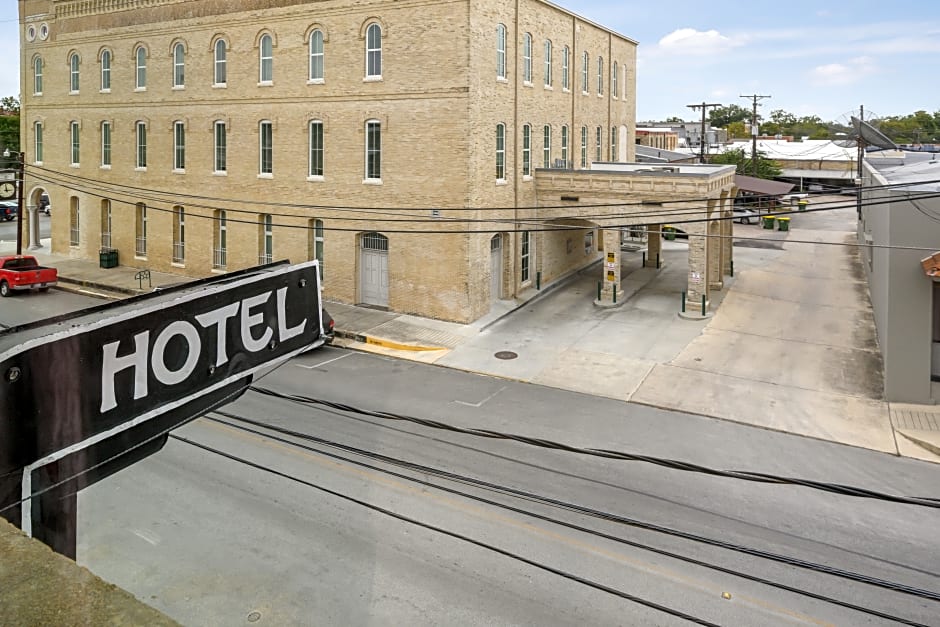 The Alcalde Hotel by OYO