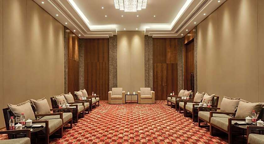 HUALUXE Ningbo Harbor City By IHG