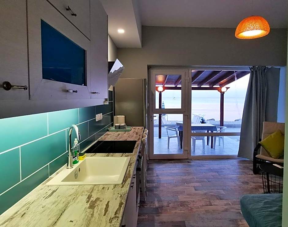 Pillbox Seafront Studios and Apartments