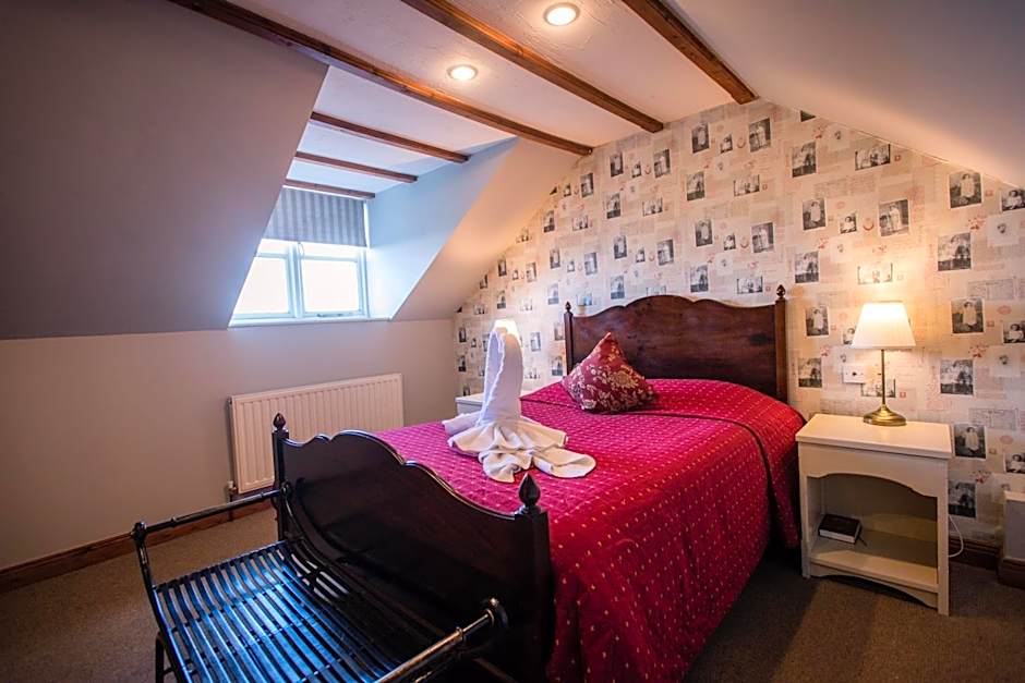 The Royal Arms Hotel Room Only