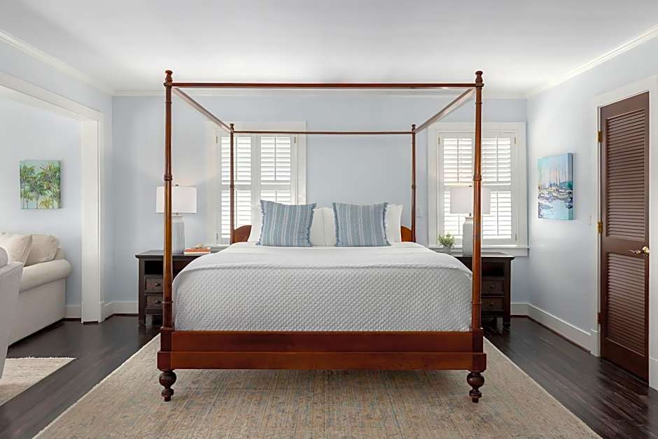 Elizabeth Pointe Lodge