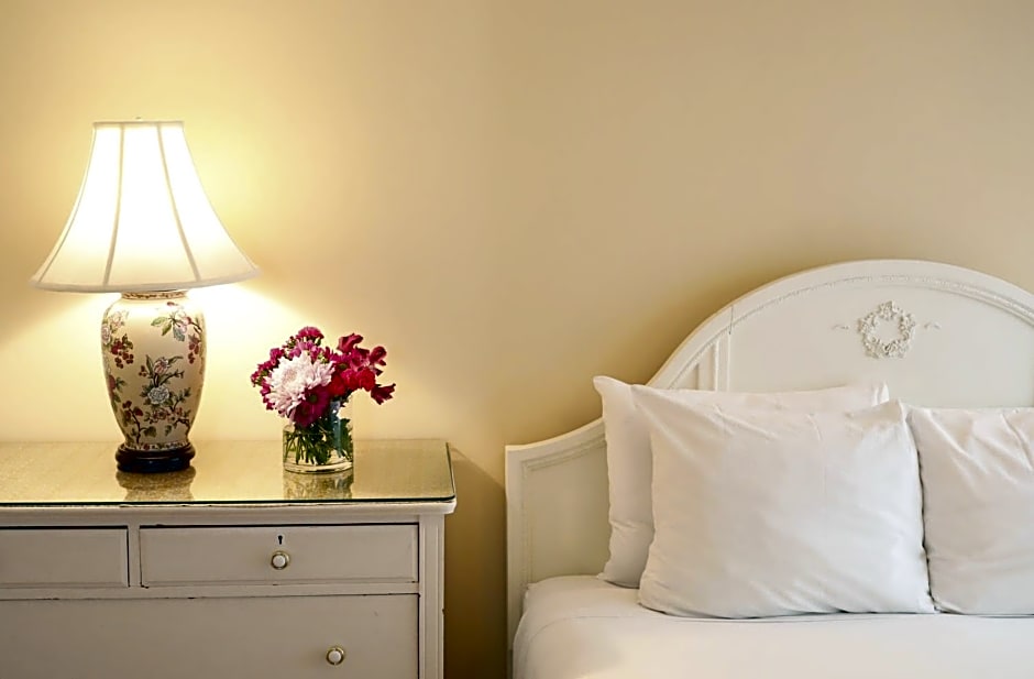 The Kennebunk Inn