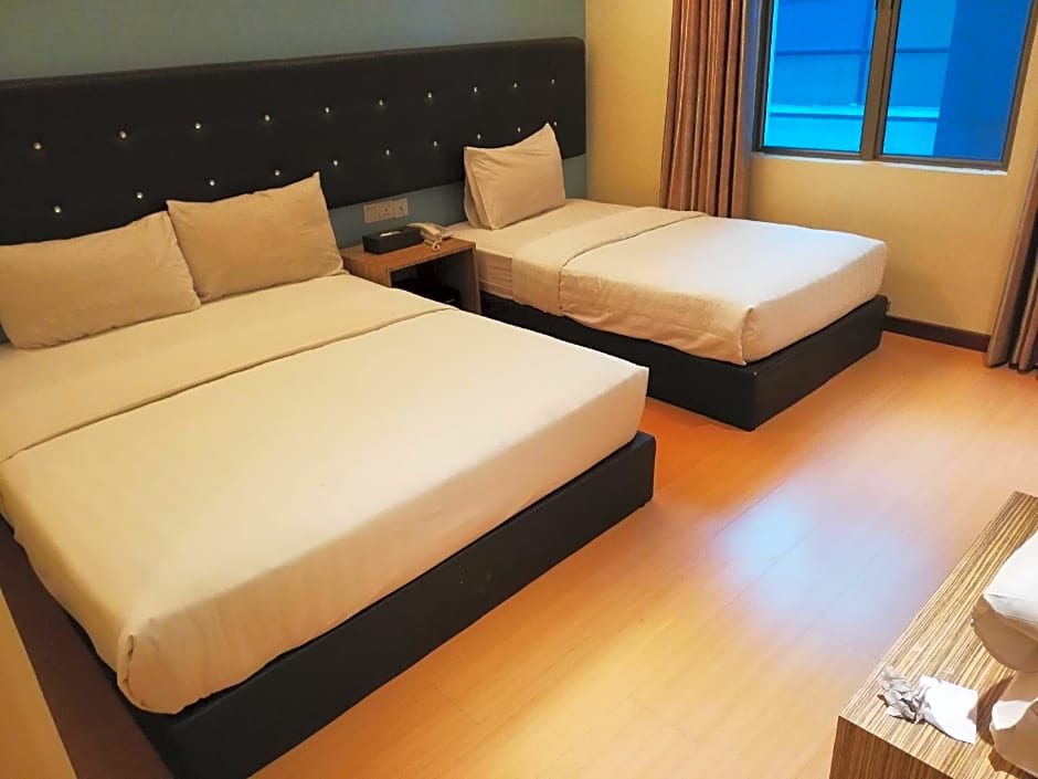 Ease Hotel