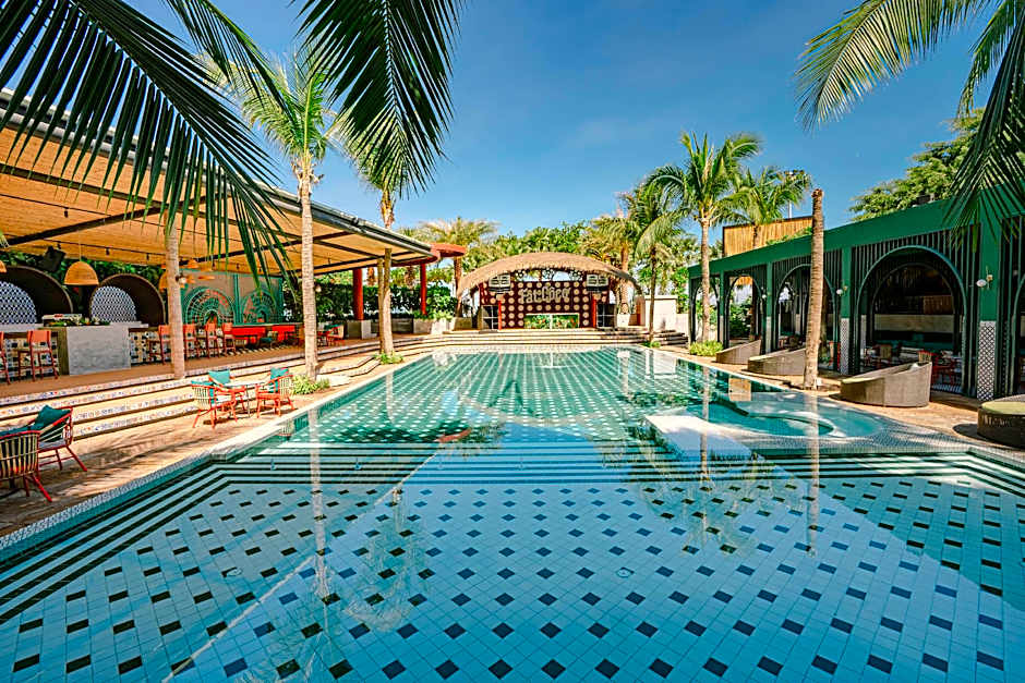 A-One The Royal Cruise Hotel Pattaya - SHA Extra Plus