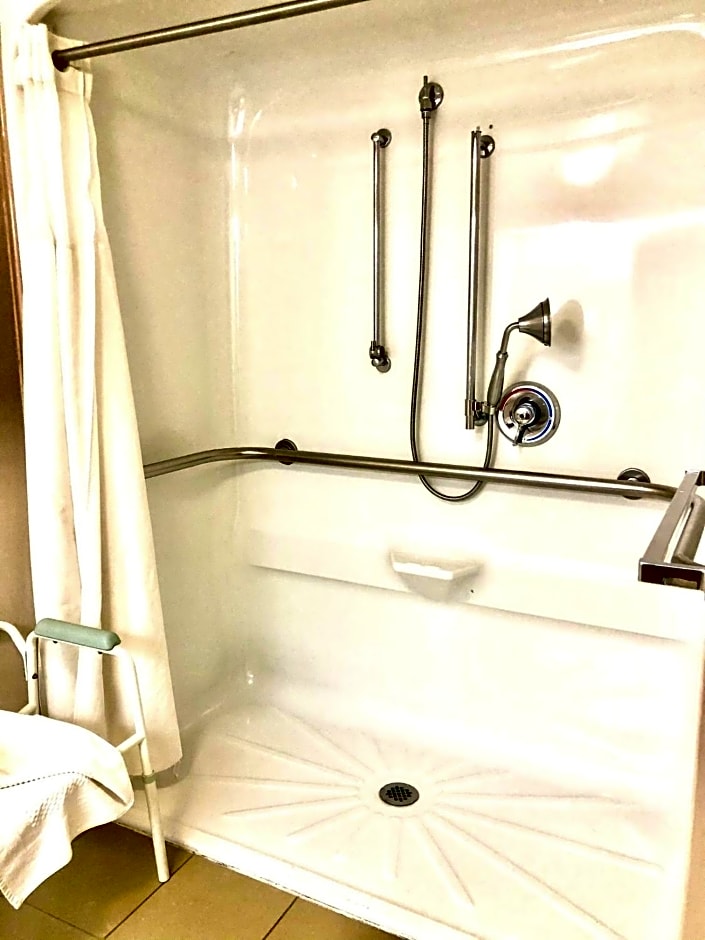 Quality Inn & Suites Matthews - Charlotte