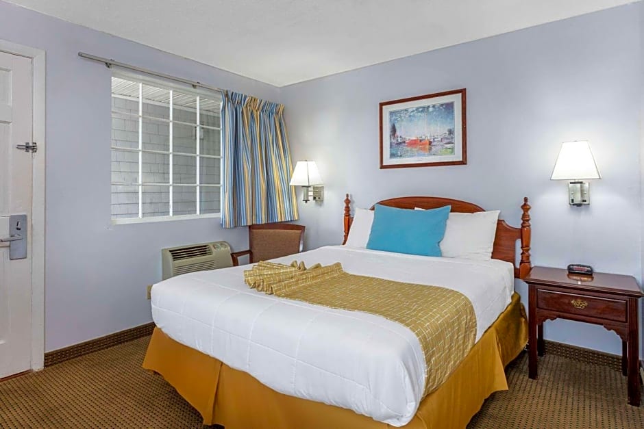 Travelodge by Wyndham Cape Cod Area