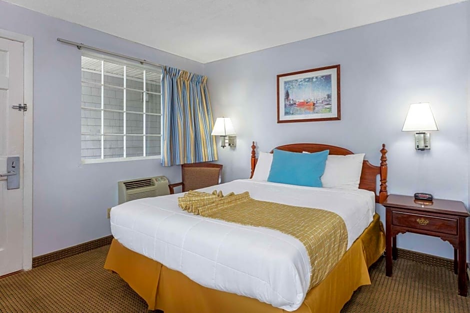 Travelodge by Wyndham Cape Cod Area