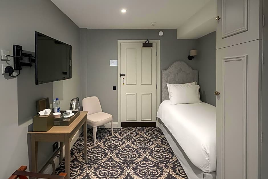 No. 30 Knightsbridge