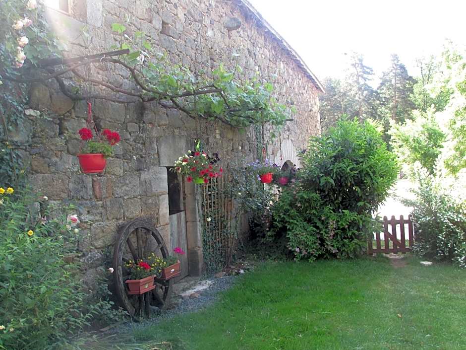 Ecuries de Saint Maurice- Maison d'hôtes de Gondou