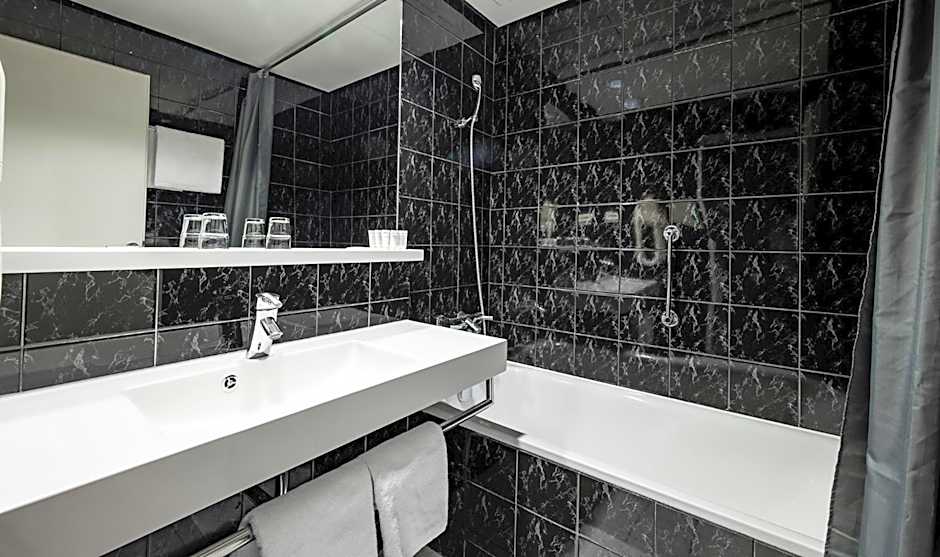 Expo Hotel