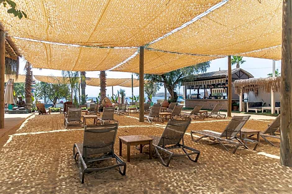 Kefi Beach & Suites