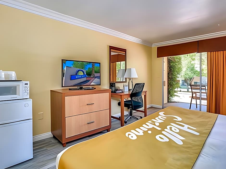 Days Inn by Wyndham Palm Springs