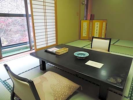 Japanese-Style Room - Smoking