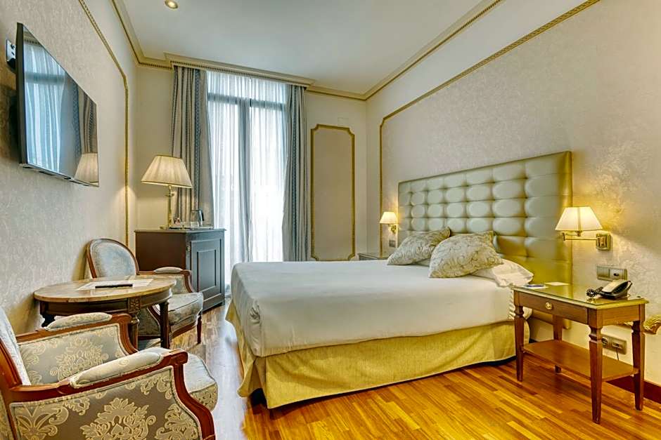 Hotel Roger De Lluria