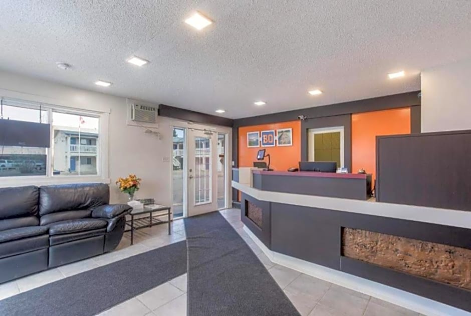 Motel 6-Camrose, AB