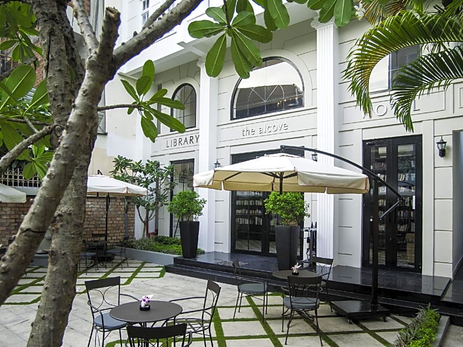 The Alcove Library Hotel