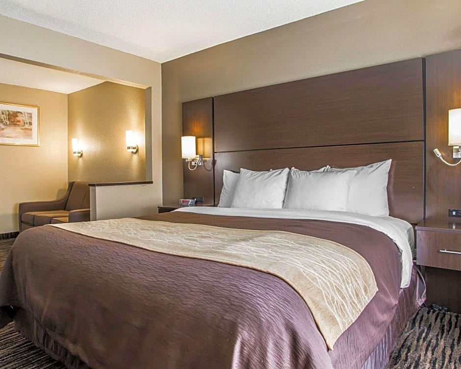 Quality Inn Dayton North - Vandalia