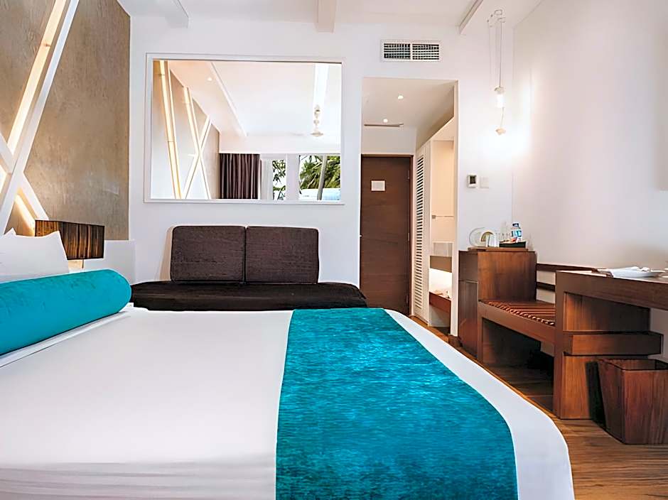 Camelot Beach Hotel