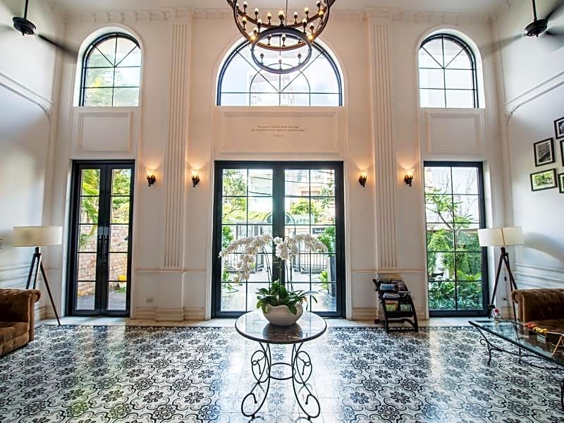 The Alcove Library Hotel