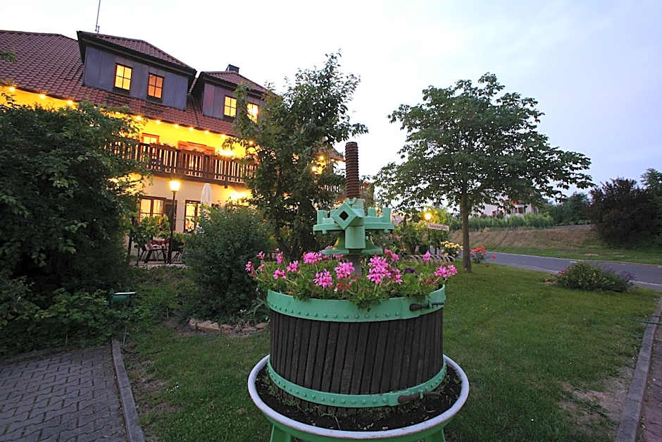 Hotel & Gasthof zum Rödelseer Schwan
